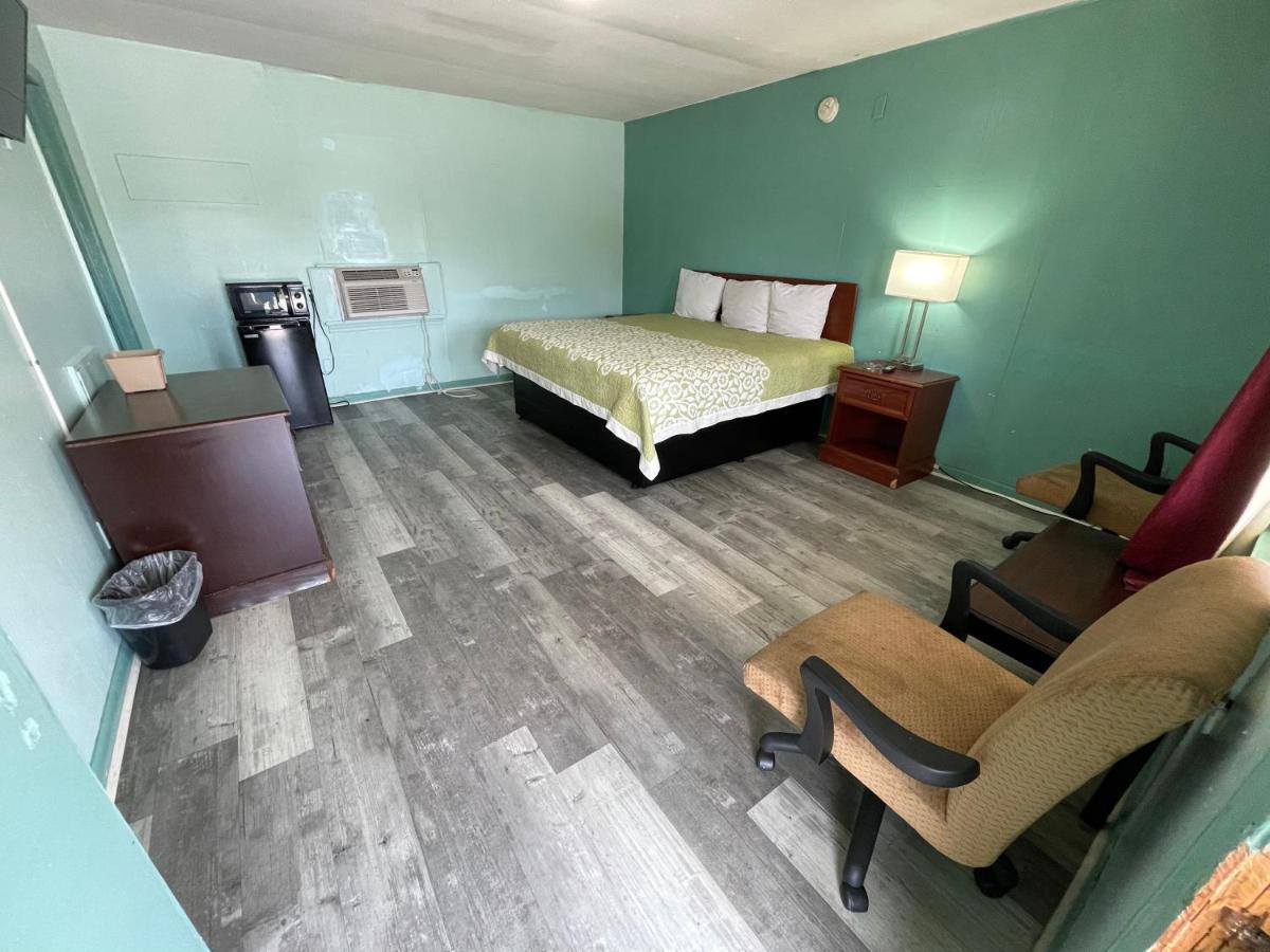 Lamplighter Inn Childersburg Bagian luar foto